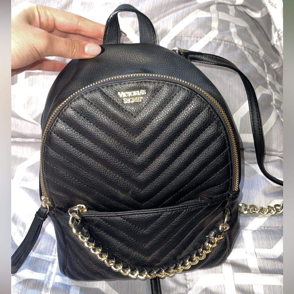 Victorious Secret black pack purse